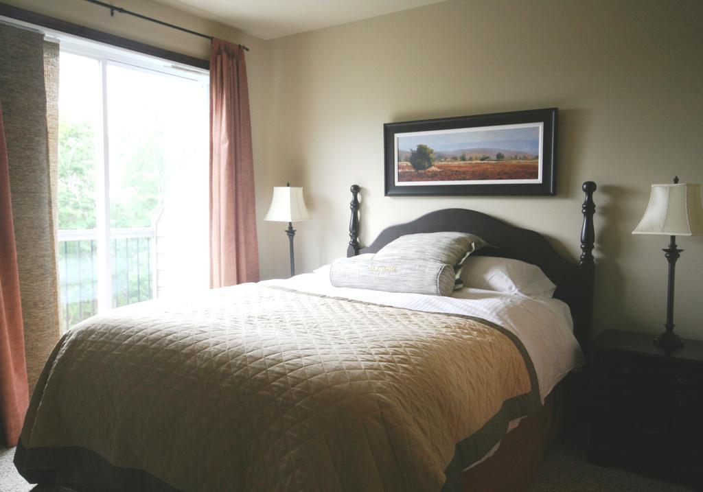 Cap Tremblant Mountain Resort Mont-Tremblant Rum bild